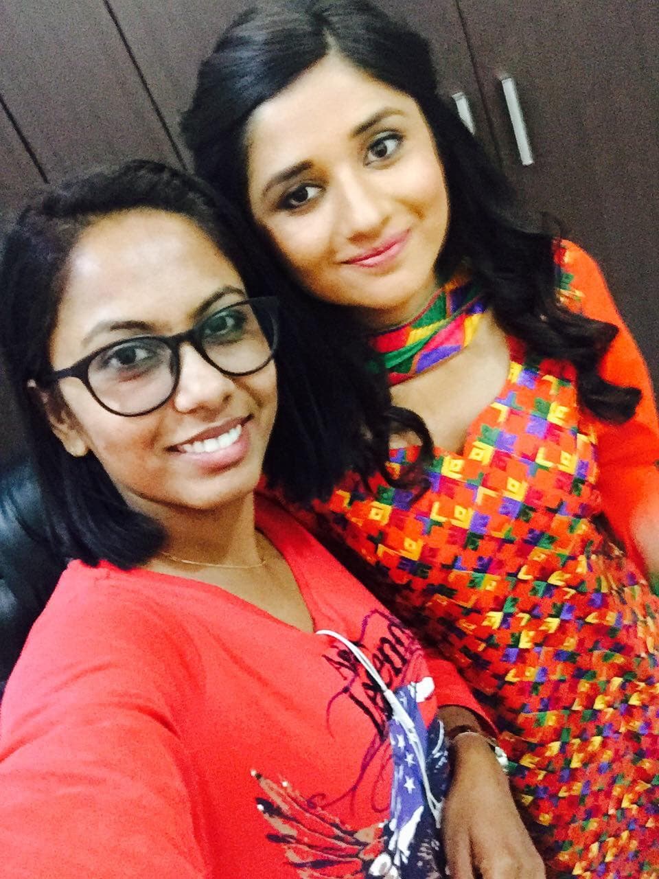 Anthéa with an actress after a television look